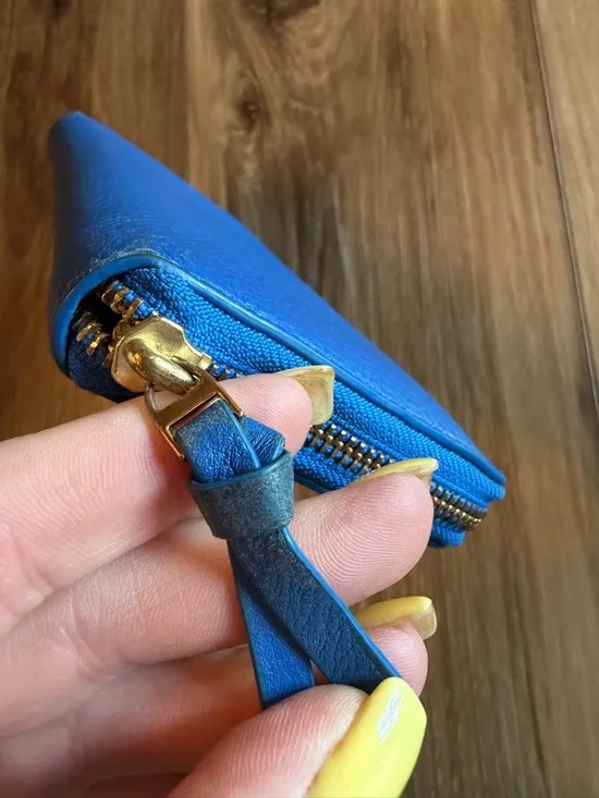 Tory Burch Britten Blue Pebbled Leather Zip Around Continental Wallet - Picture 8 of 8